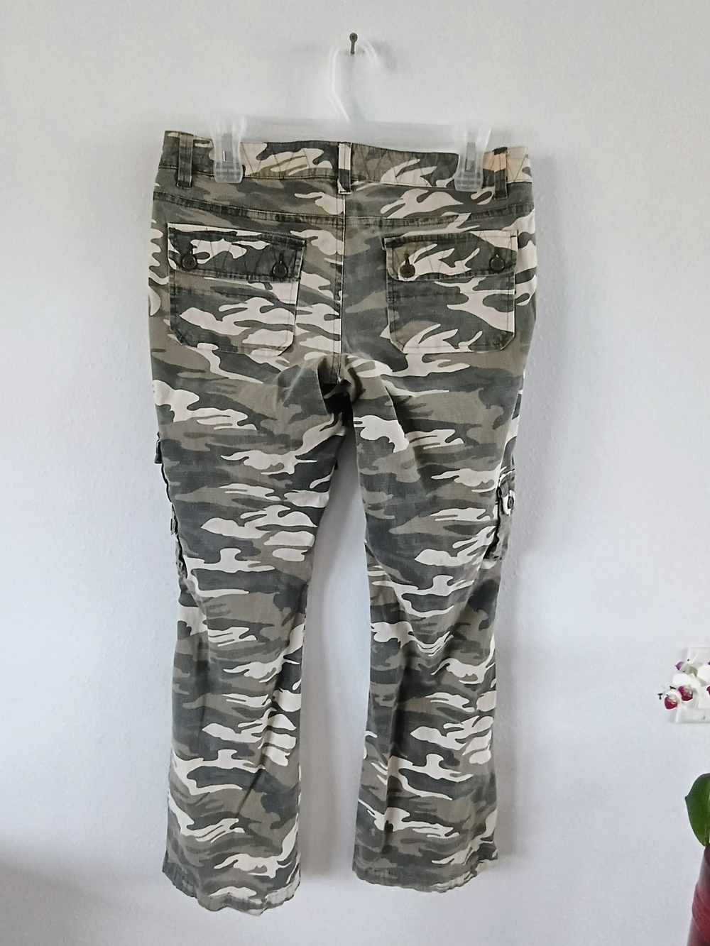 Arizona Jean Co Camo Cargo Pants Women’s Size 9 Green Utility Y2K Style - Picture 5 of 8